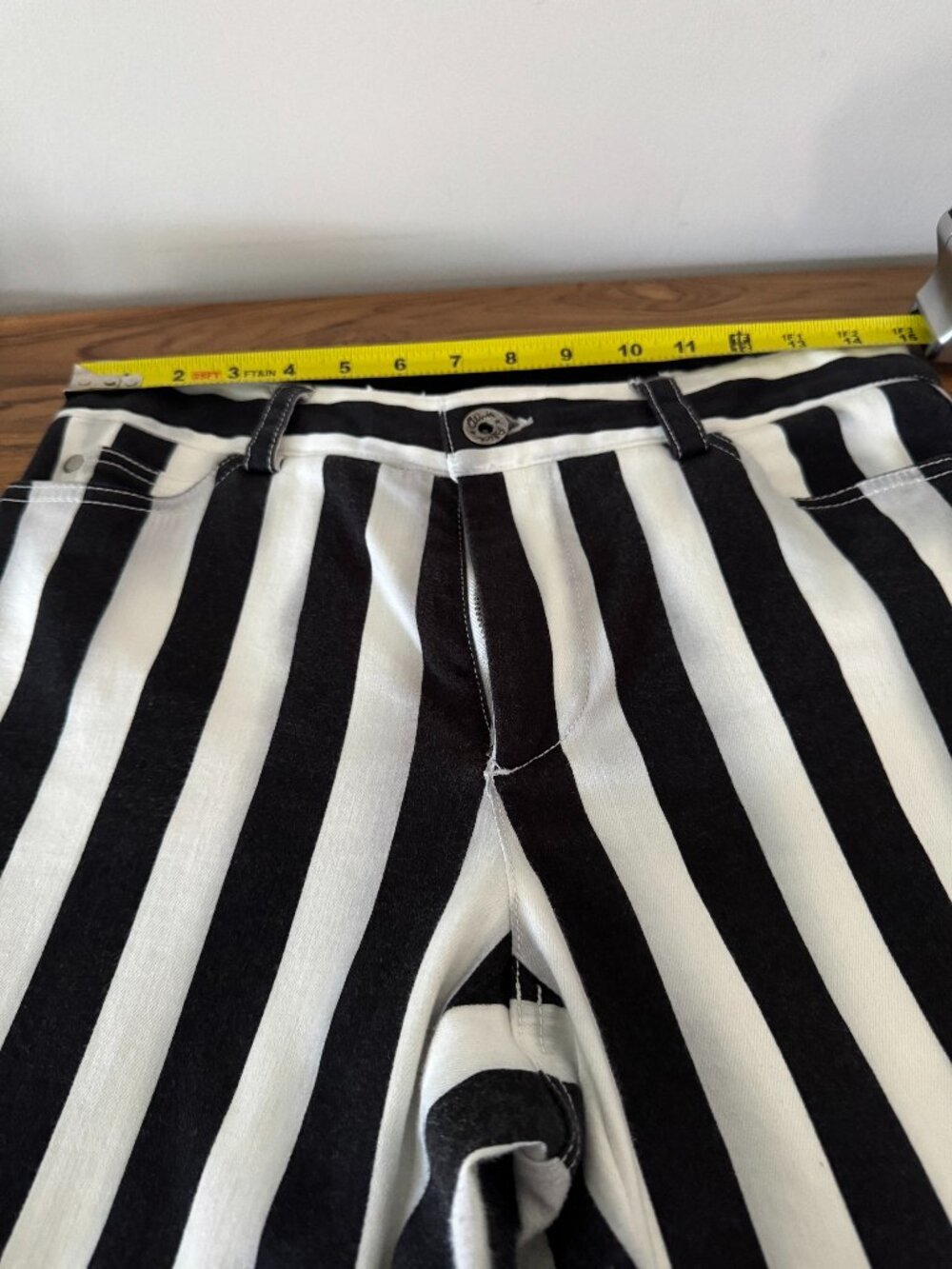 Alice + Olivia Black and White Stripe Flared Pants Size 8 - Picture 4 of 8